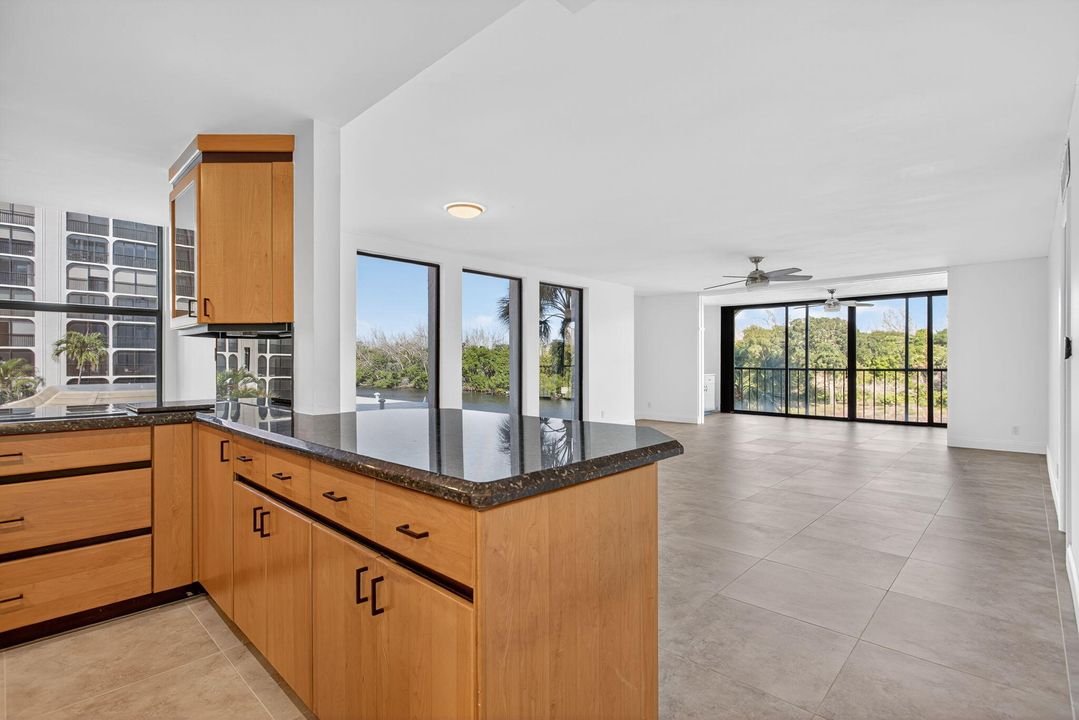 Под контрактом: $500,000 (3 спален, 2 ванн, 1650 Квадратных фут)