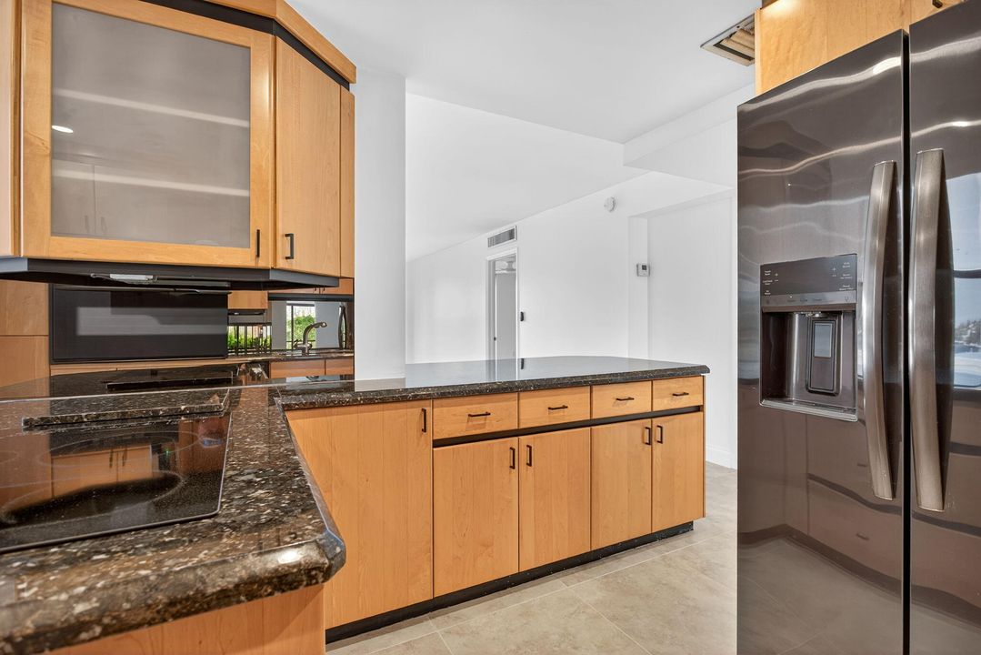 Под контрактом: $500,000 (3 спален, 2 ванн, 1650 Квадратных фут)