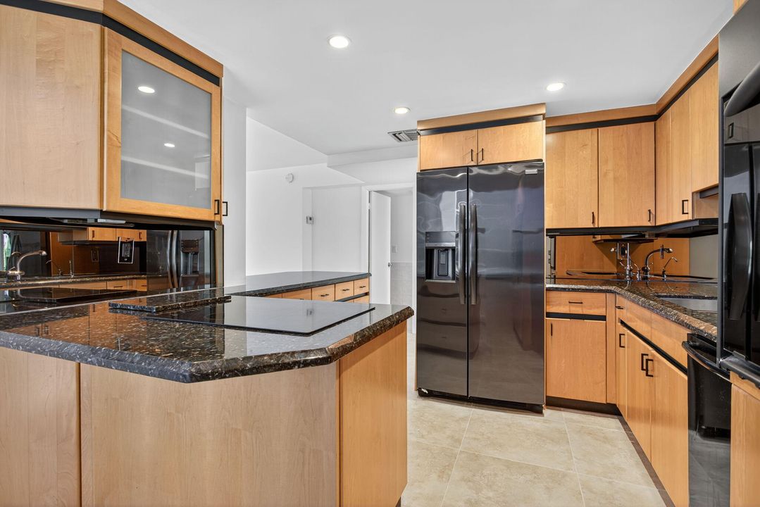 Под контрактом: $500,000 (3 спален, 2 ванн, 1650 Квадратных фут)