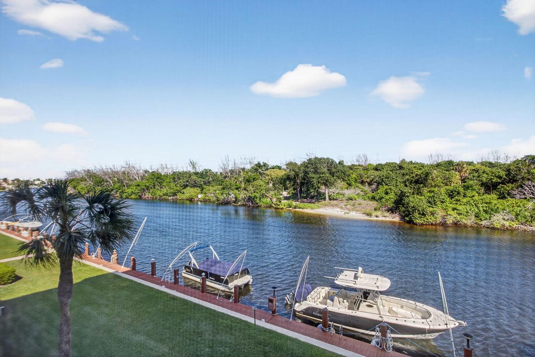 Под контрактом: $500,000 (3 спален, 2 ванн, 1650 Квадратных фут)