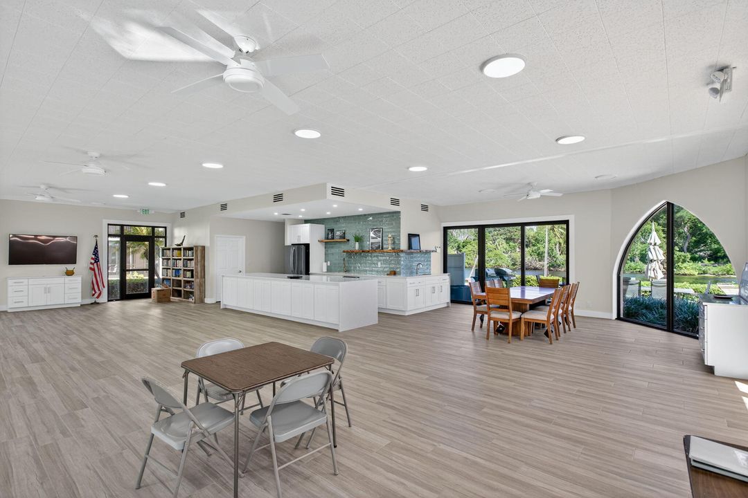 Под контрактом: $500,000 (3 спален, 2 ванн, 1650 Квадратных фут)