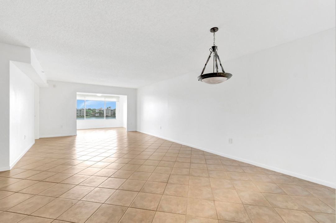 For Rent: $3,200 (2 beds, 2 baths, 1500 Square Feet)