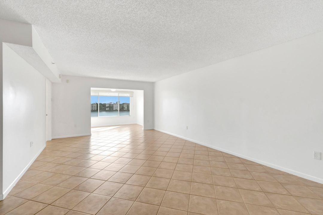 For Rent: $3,200 (2 beds, 2 baths, 1500 Square Feet)