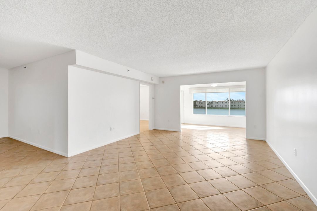 For Rent: $3,200 (2 beds, 2 baths, 1500 Square Feet)