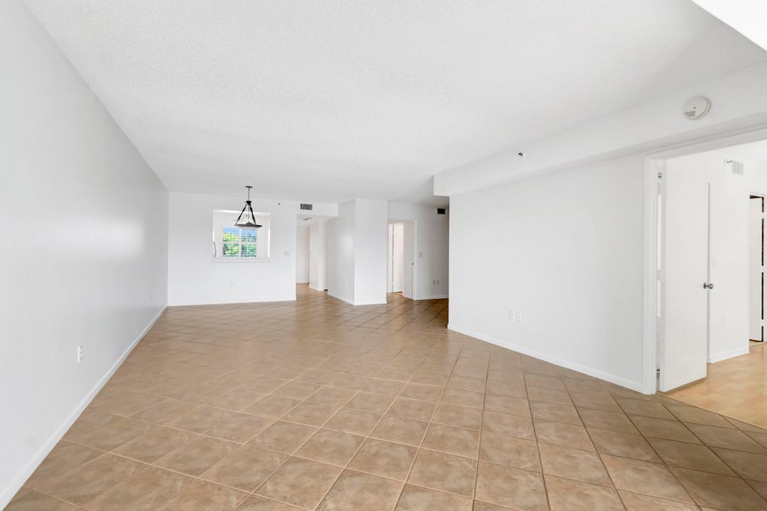 For Rent: $3,200 (2 beds, 2 baths, 1500 Square Feet)