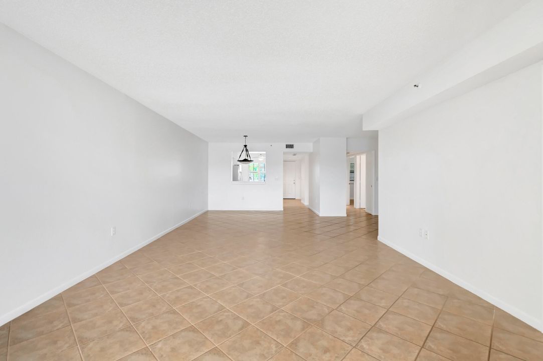 For Rent: $3,200 (2 beds, 2 baths, 1500 Square Feet)