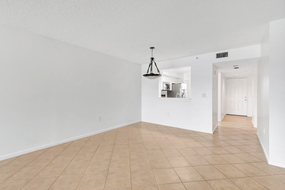 For Rent: $3,200 (2 beds, 2 baths, 1500 Square Feet)