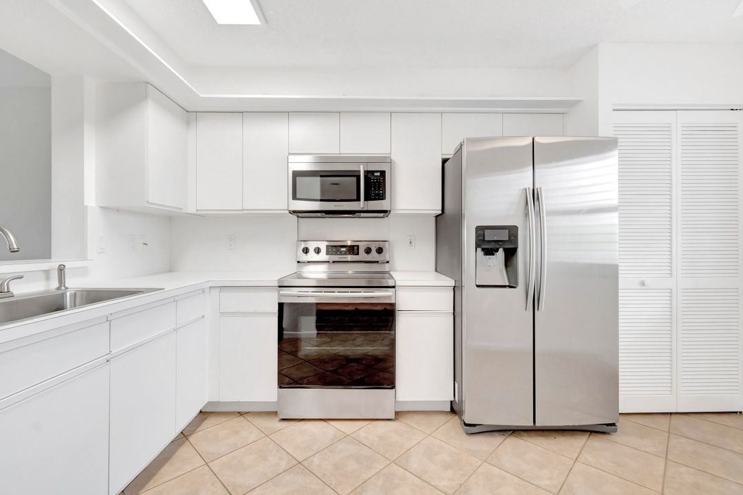 For Rent: $3,200 (2 beds, 2 baths, 1500 Square Feet)