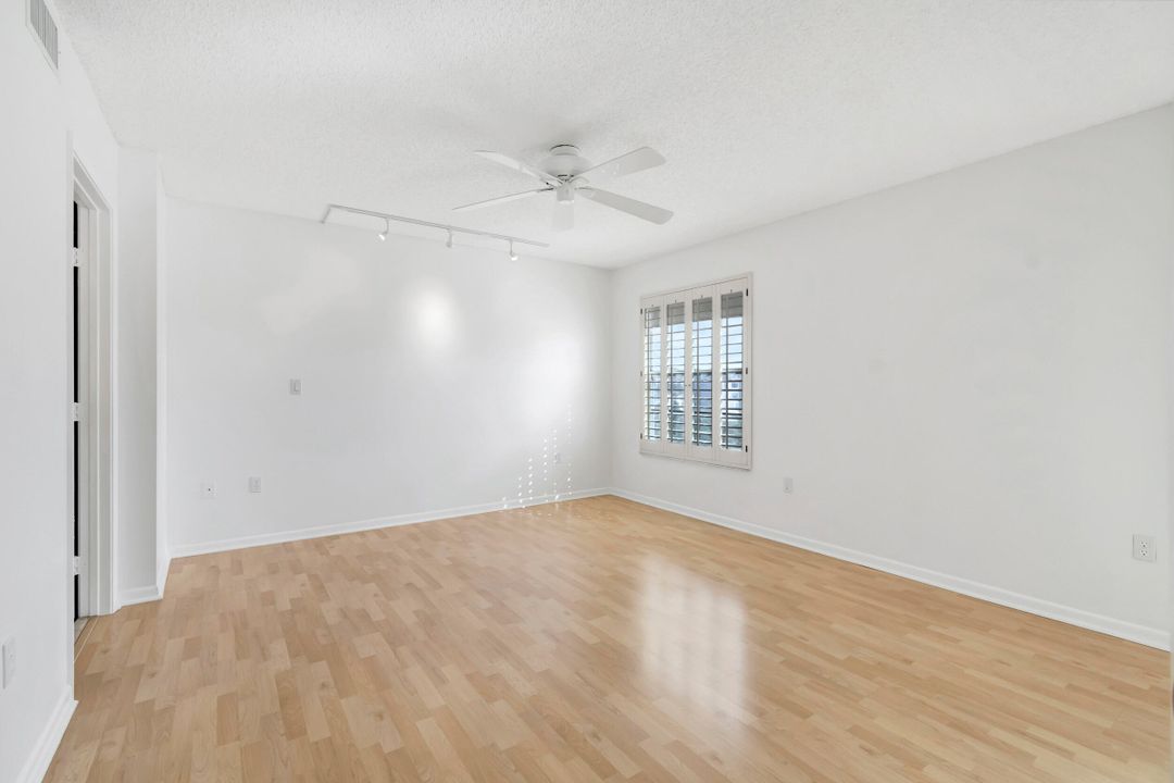 For Rent: $3,200 (2 beds, 2 baths, 1500 Square Feet)