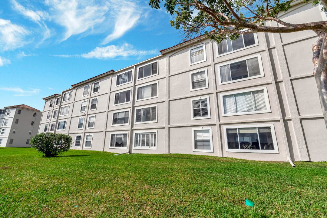 For Rent: $3,200 (2 beds, 2 baths, 1500 Square Feet)