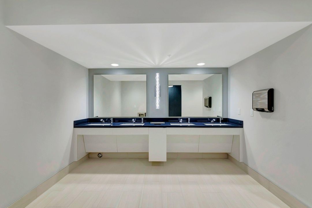 For Rent: $3,200 (2 beds, 2 baths, 1500 Square Feet)