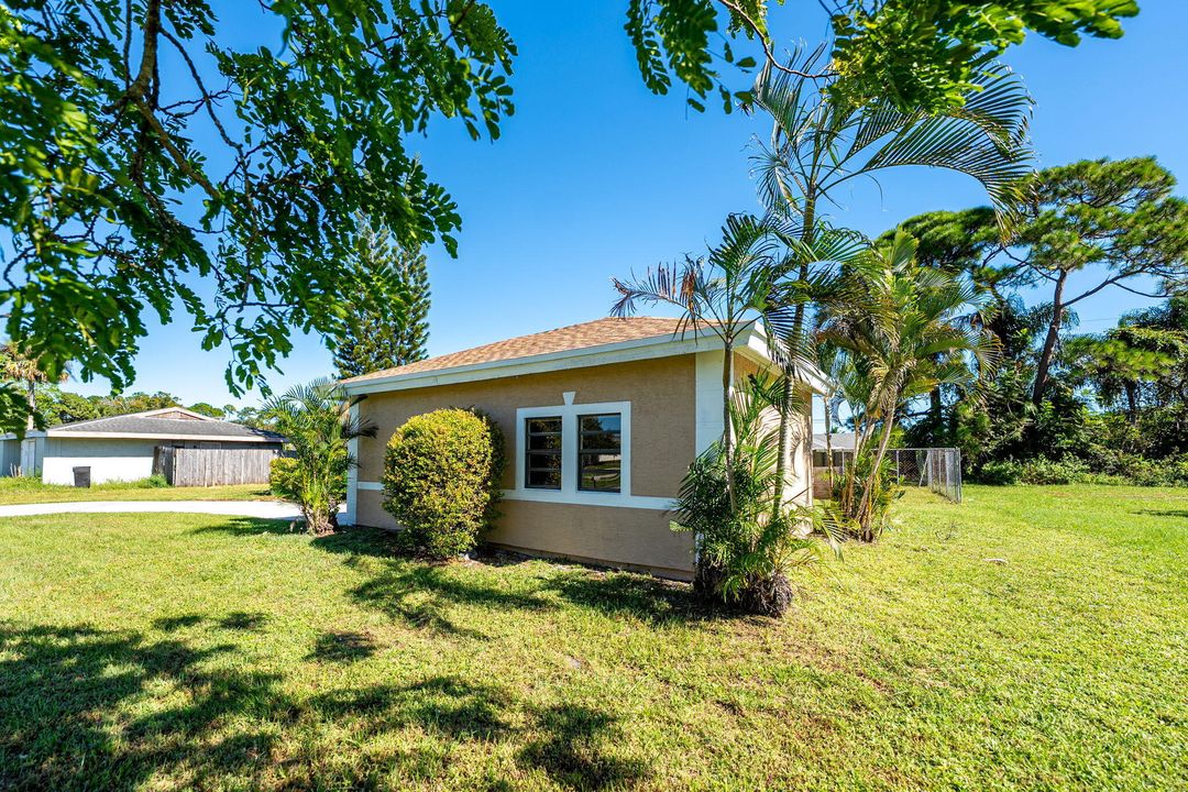 Active With Contract: $269,900 (3 beds, 2 baths, 1257 Square Feet)