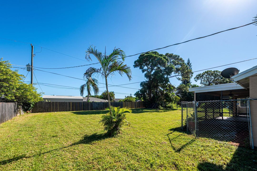 Active With Contract: $269,900 (3 beds, 2 baths, 1257 Square Feet)