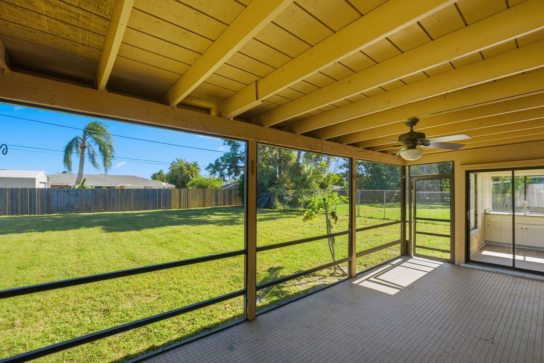 Active With Contract: $269,900 (3 beds, 2 baths, 1257 Square Feet)