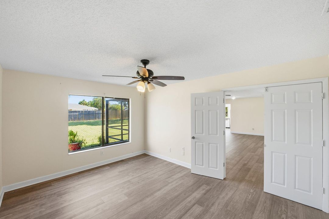 Active With Contract: $269,900 (3 beds, 2 baths, 1257 Square Feet)