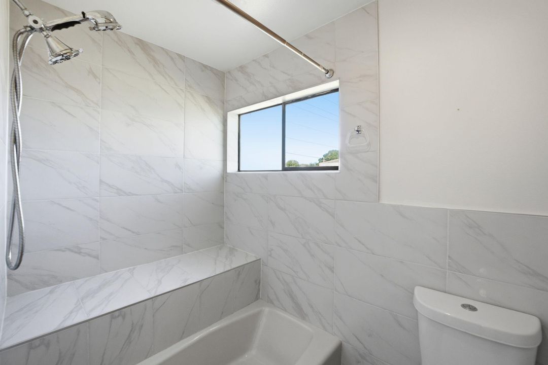 Active With Contract: $269,900 (3 beds, 2 baths, 1257 Square Feet)