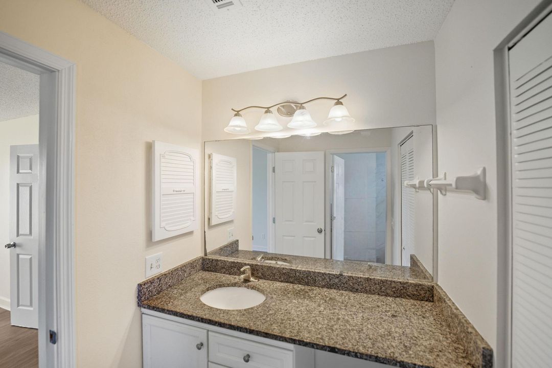 Active With Contract: $269,900 (3 beds, 2 baths, 1257 Square Feet)