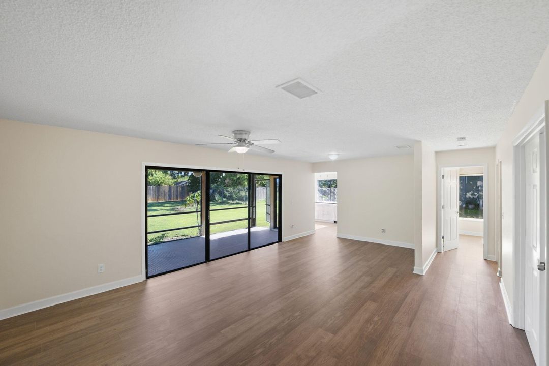 Active With Contract: $269,900 (3 beds, 2 baths, 1257 Square Feet)