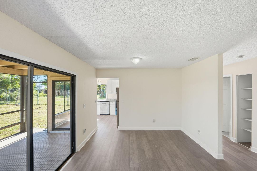 Active With Contract: $269,900 (3 beds, 2 baths, 1257 Square Feet)