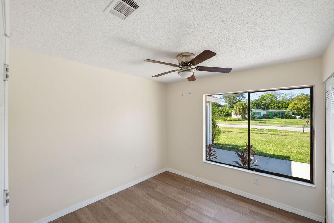Active With Contract: $269,900 (3 beds, 2 baths, 1257 Square Feet)