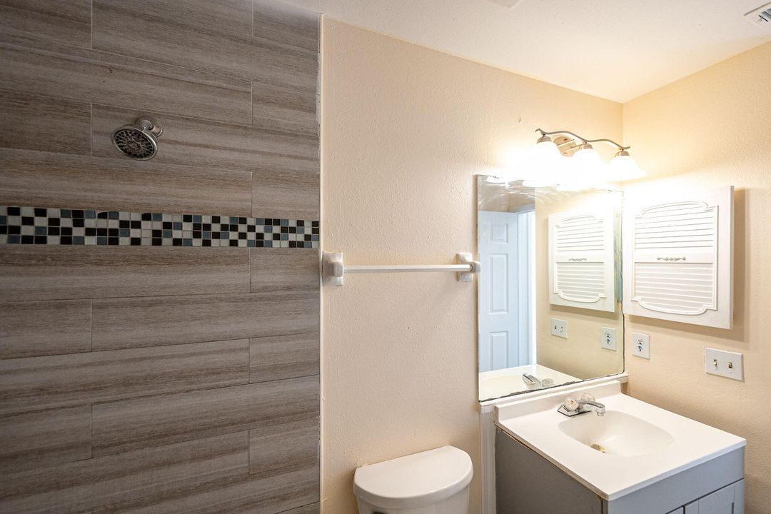 Active With Contract: $269,900 (3 beds, 2 baths, 1257 Square Feet)