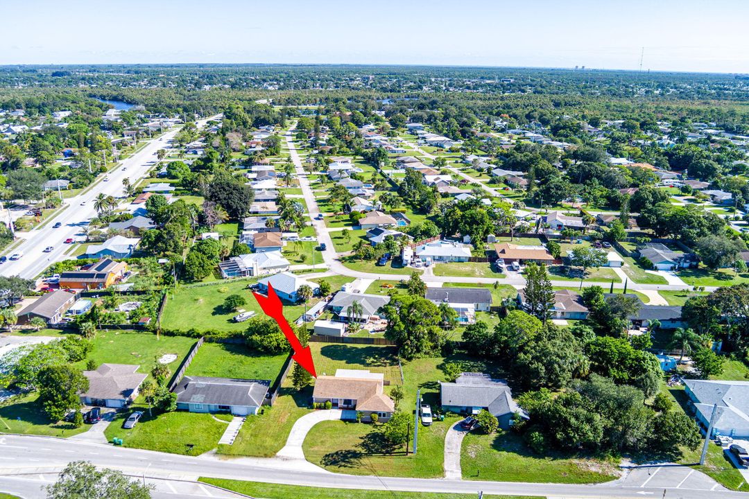 Active With Contract: $269,900 (3 beds, 2 baths, 1257 Square Feet)