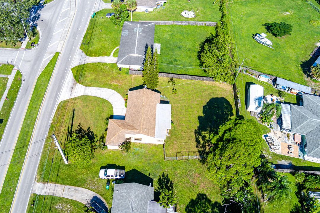 Active With Contract: $269,900 (3 beds, 2 baths, 1257 Square Feet)