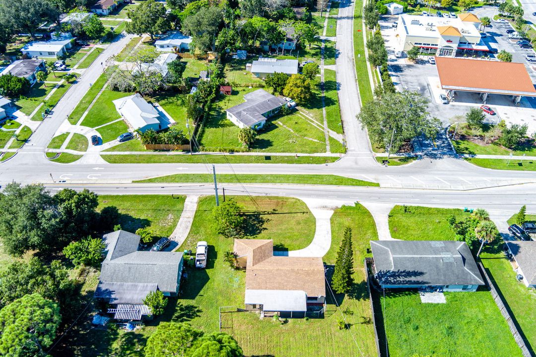 Active With Contract: $269,900 (3 beds, 2 baths, 1257 Square Feet)