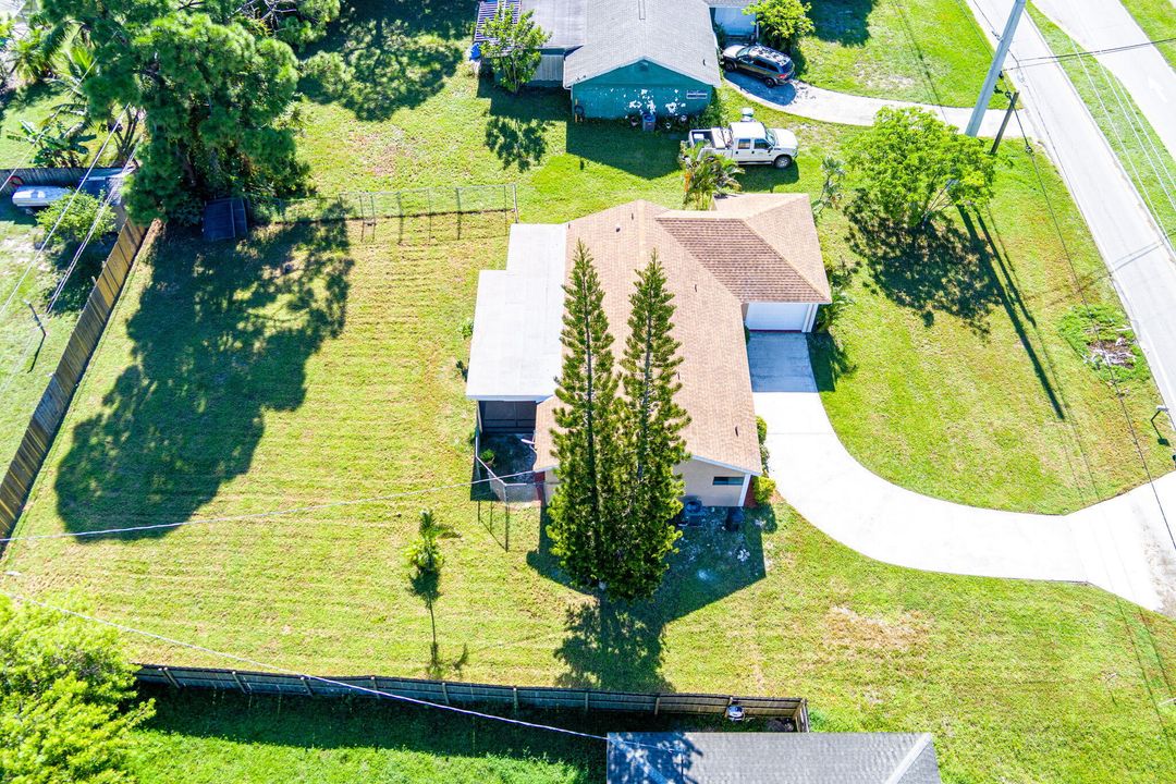 Active With Contract: $269,900 (3 beds, 2 baths, 1257 Square Feet)