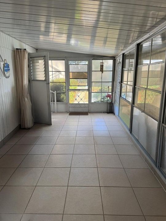 For Sale: $149,000 (2 beds, 2 baths, 1214 Square Feet)