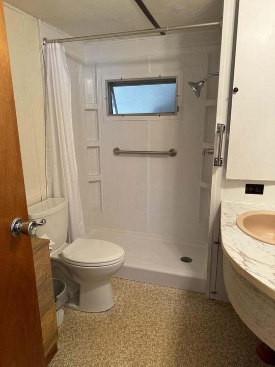 For Sale: $149,000 (2 beds, 2 baths, 1214 Square Feet)