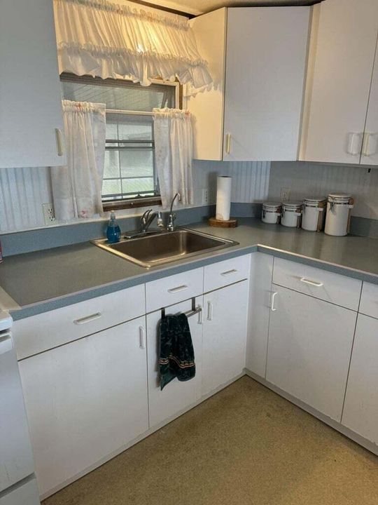 For Sale: $149,000 (2 beds, 2 baths, 1214 Square Feet)