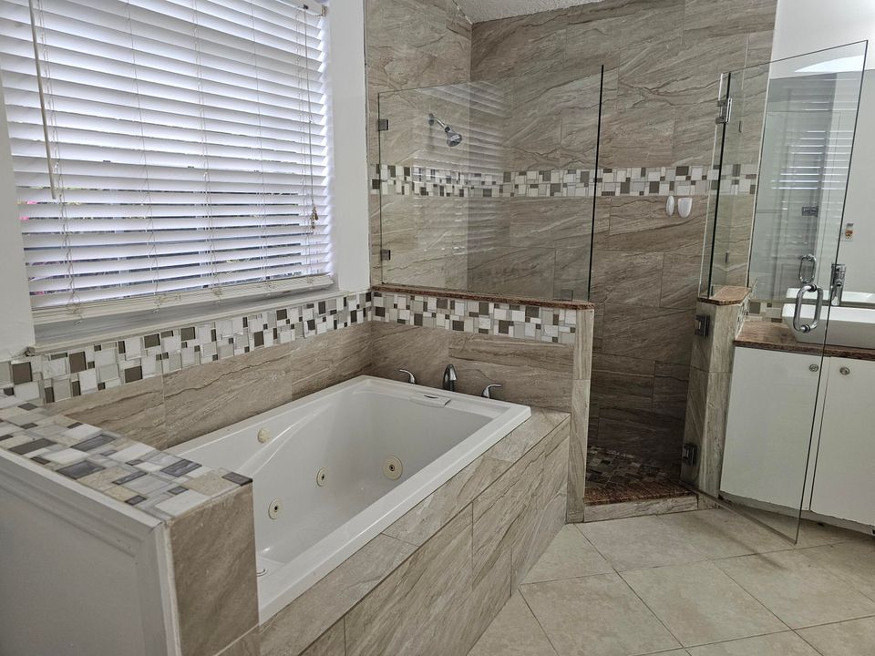 出租: $2,700 (3 贝兹, 3 浴室, 1972 平方英尺)