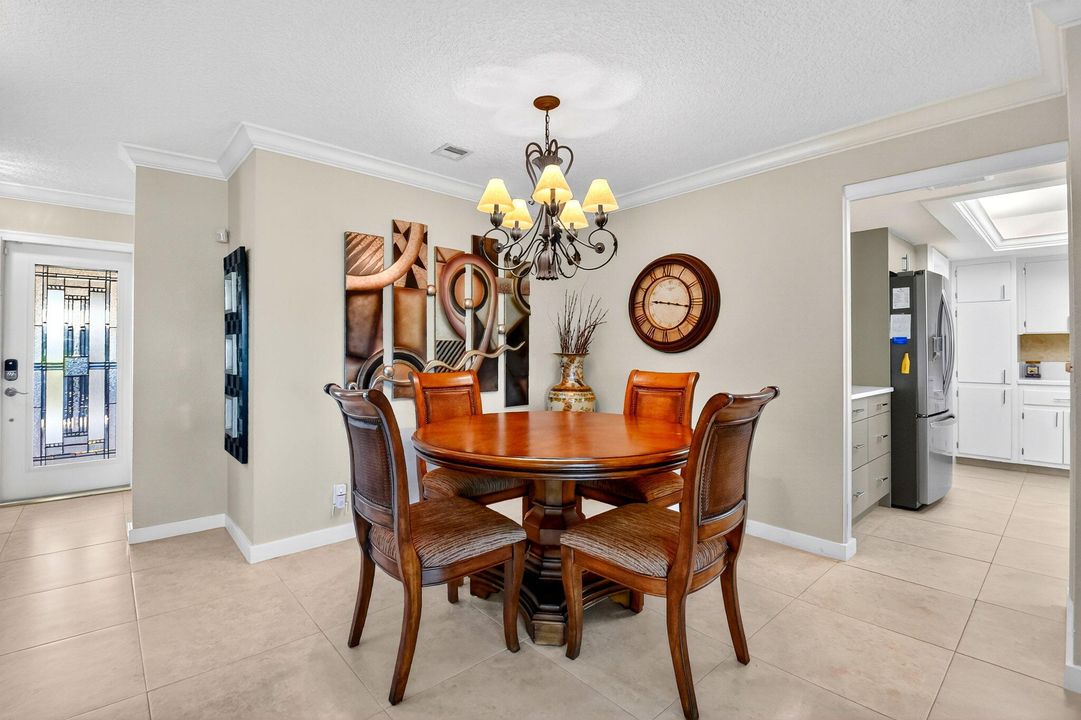 待售: $625,000 (3 贝兹, 2 浴室, 2183 平方英尺)