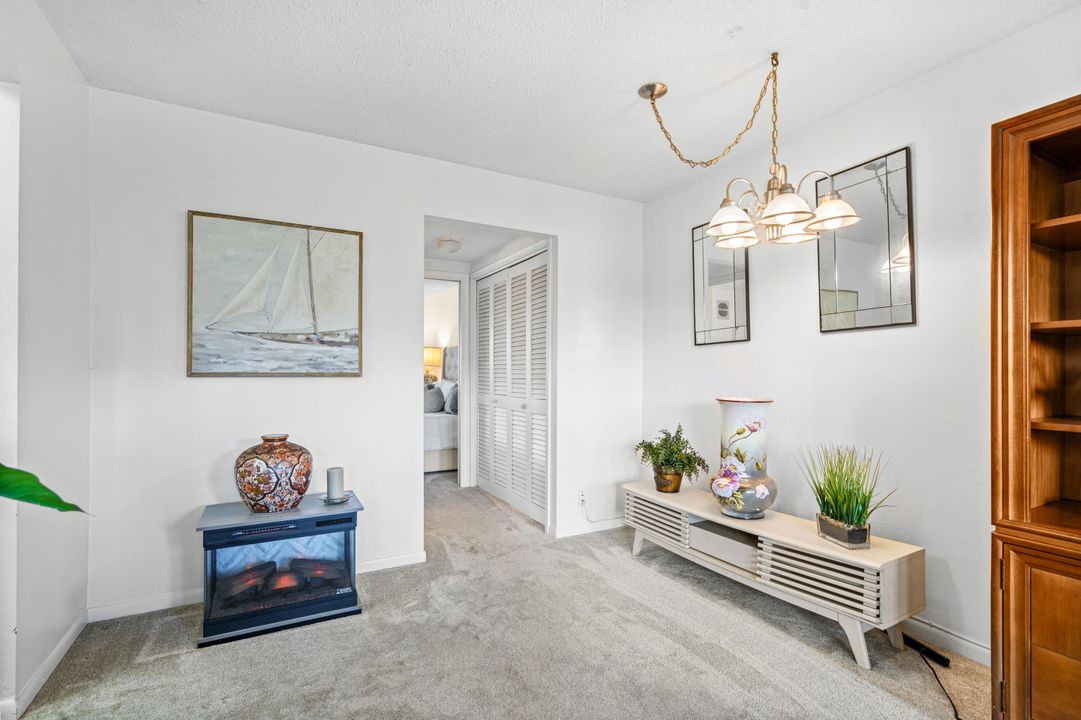 На продажу: $139,900 (1 спален, 1 ванн, 646 Квадратных фут)