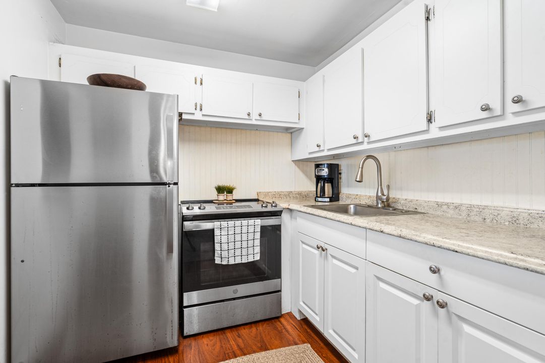 На продажу: $139,900 (1 спален, 1 ванн, 646 Квадратных фут)