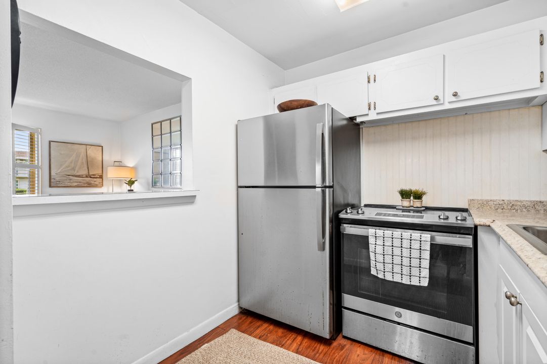 На продажу: $139,900 (1 спален, 1 ванн, 646 Квадратных фут)