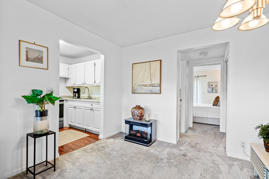 На продажу: $139,900 (1 спален, 1 ванн, 646 Квадратных фут)