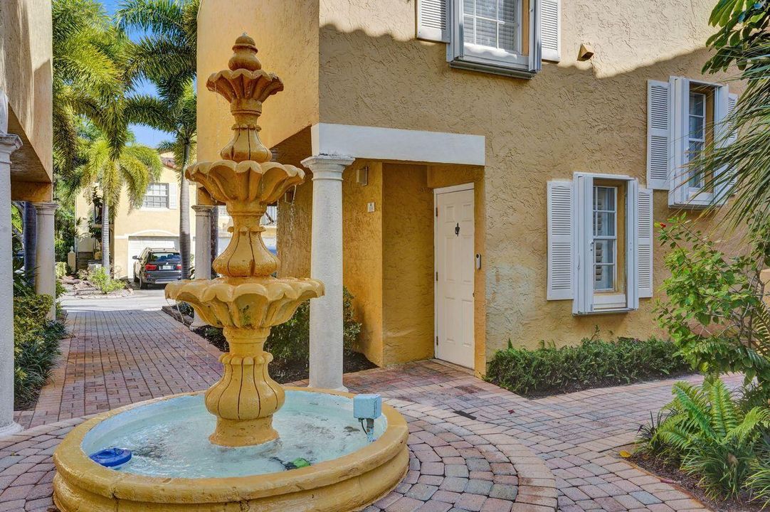 En Venta: $315,000 (2 camas, 2 baños, 1111 Pies cuadrados)