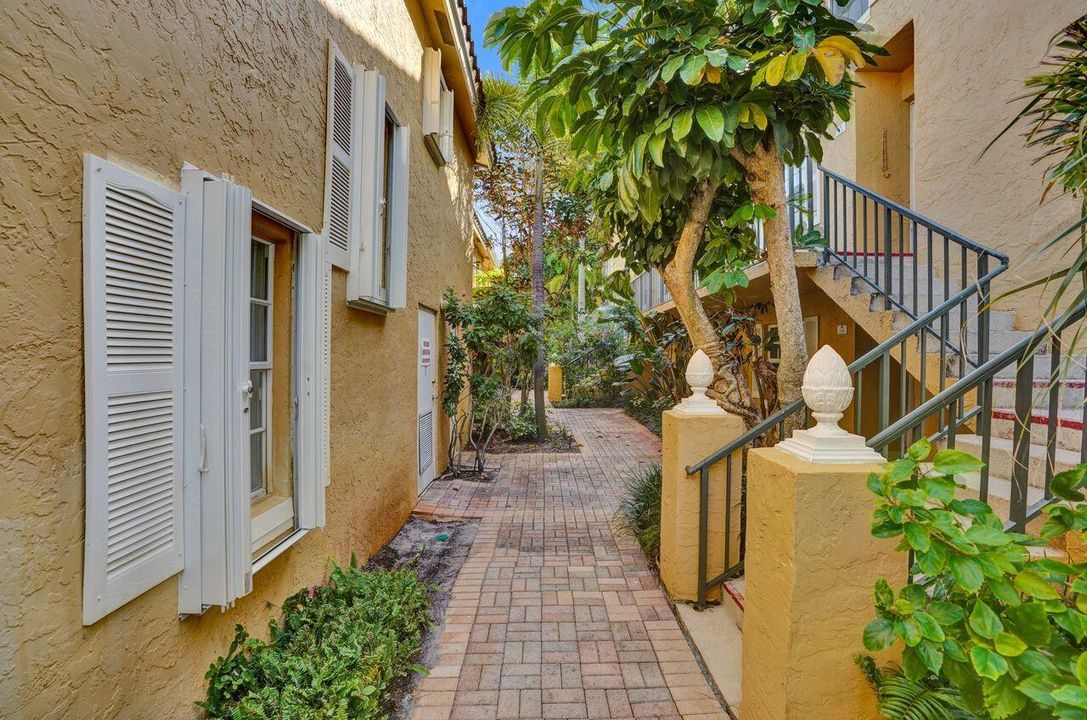 En Venta: $315,000 (2 camas, 2 baños, 1111 Pies cuadrados)