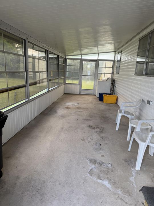 For Sale: $120,000 (2 beds, 1 baths, 900 Square Feet)