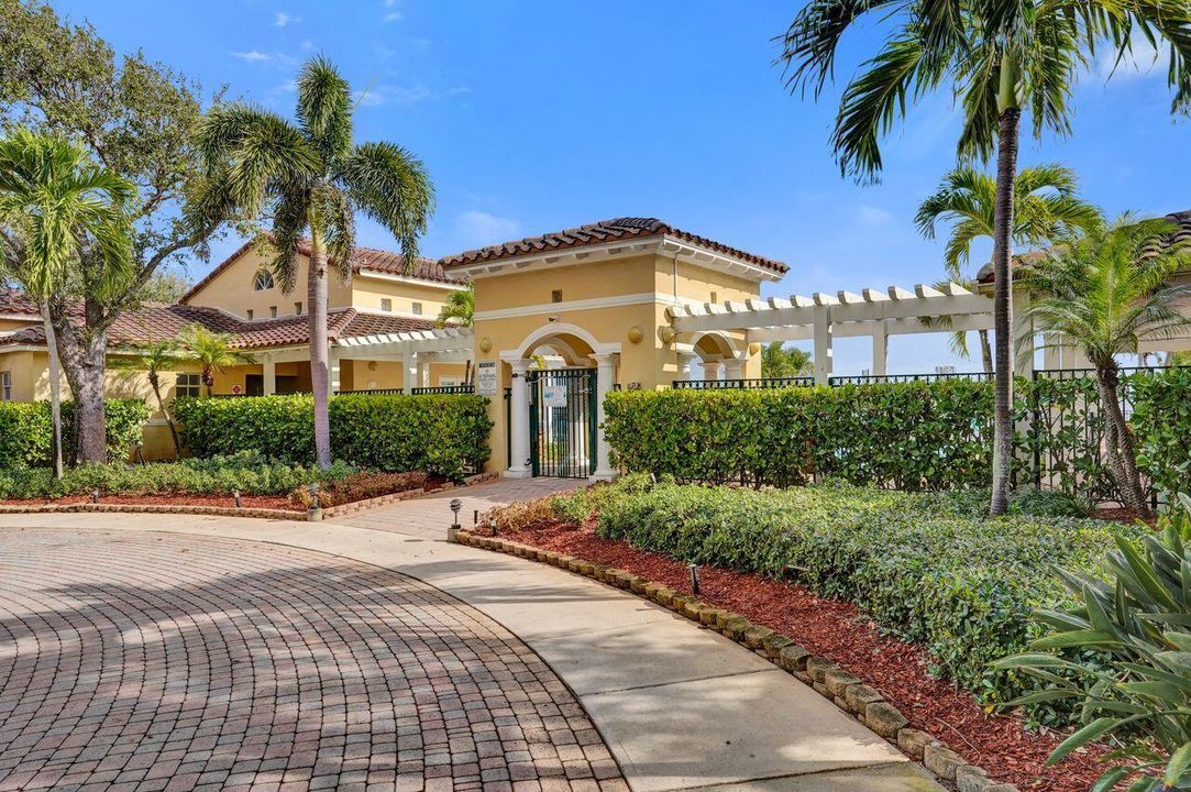 En Venta: $315,000 (2 camas, 2 baños, 1111 Pies cuadrados)