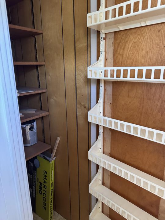 For Sale: $120,000 (2 beds, 1 baths, 900 Square Feet)