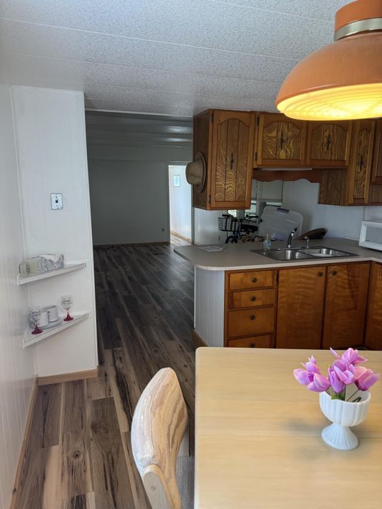 For Sale: $120,000 (2 beds, 1 baths, 900 Square Feet)