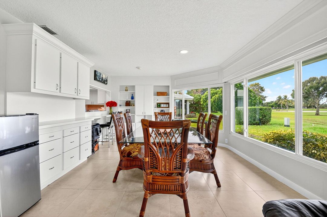 待售: $625,000 (3 贝兹, 2 浴室, 2183 平方英尺)