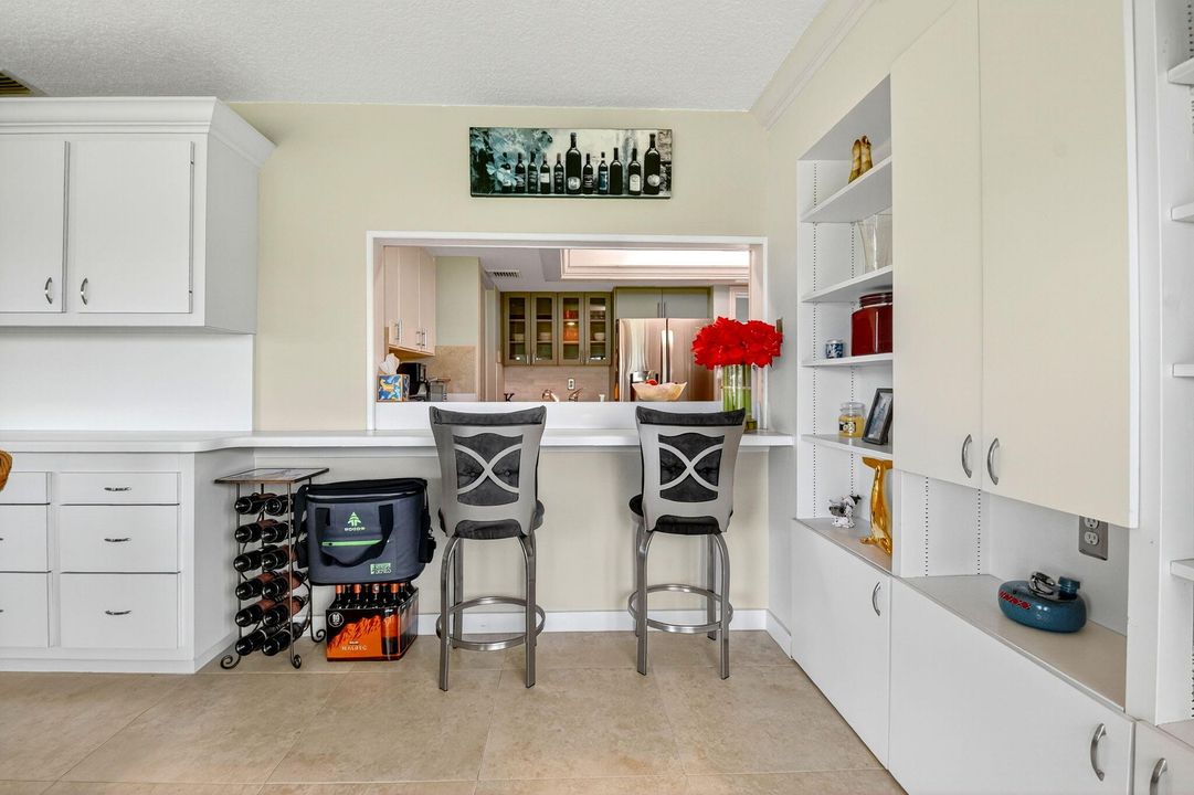 待售: $625,000 (3 贝兹, 2 浴室, 2183 平方英尺)