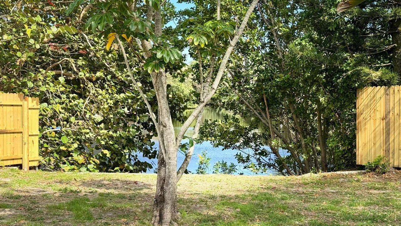 На продажу: $515,000 (3 спален, 2 ванн, 1245 Квадратных фут)