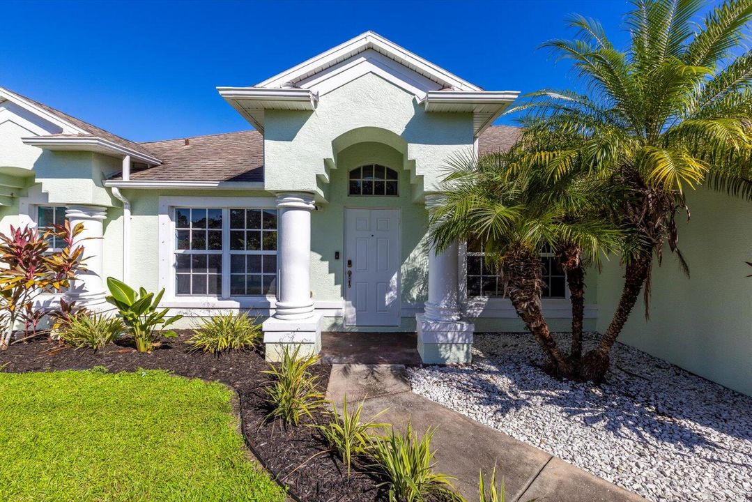 For Sale: $469,000 (4 beds, 2 baths, 2234 Square Feet)