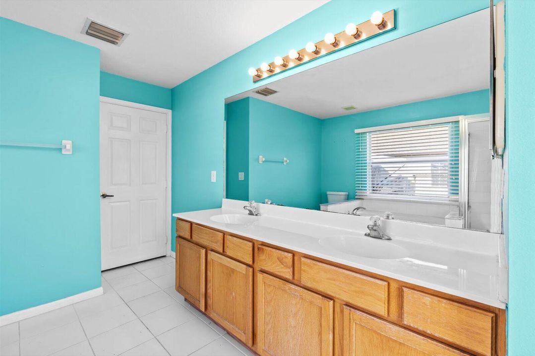 For Sale: $469,000 (4 beds, 2 baths, 2234 Square Feet)