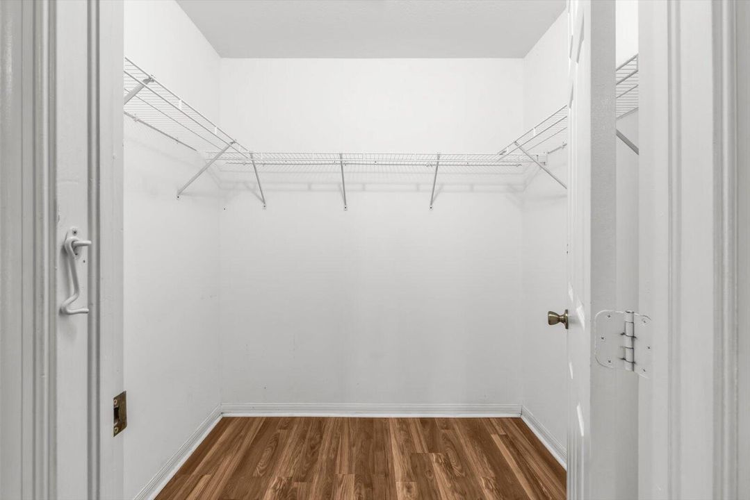 For Sale: $469,000 (4 beds, 2 baths, 2234 Square Feet)